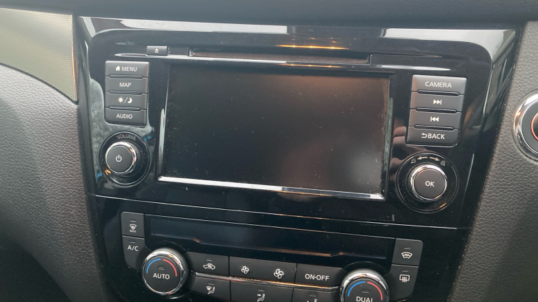 Nissan Qashqai 1.3 DiG-T 160 Tekna 5dr Petrol Hatchback